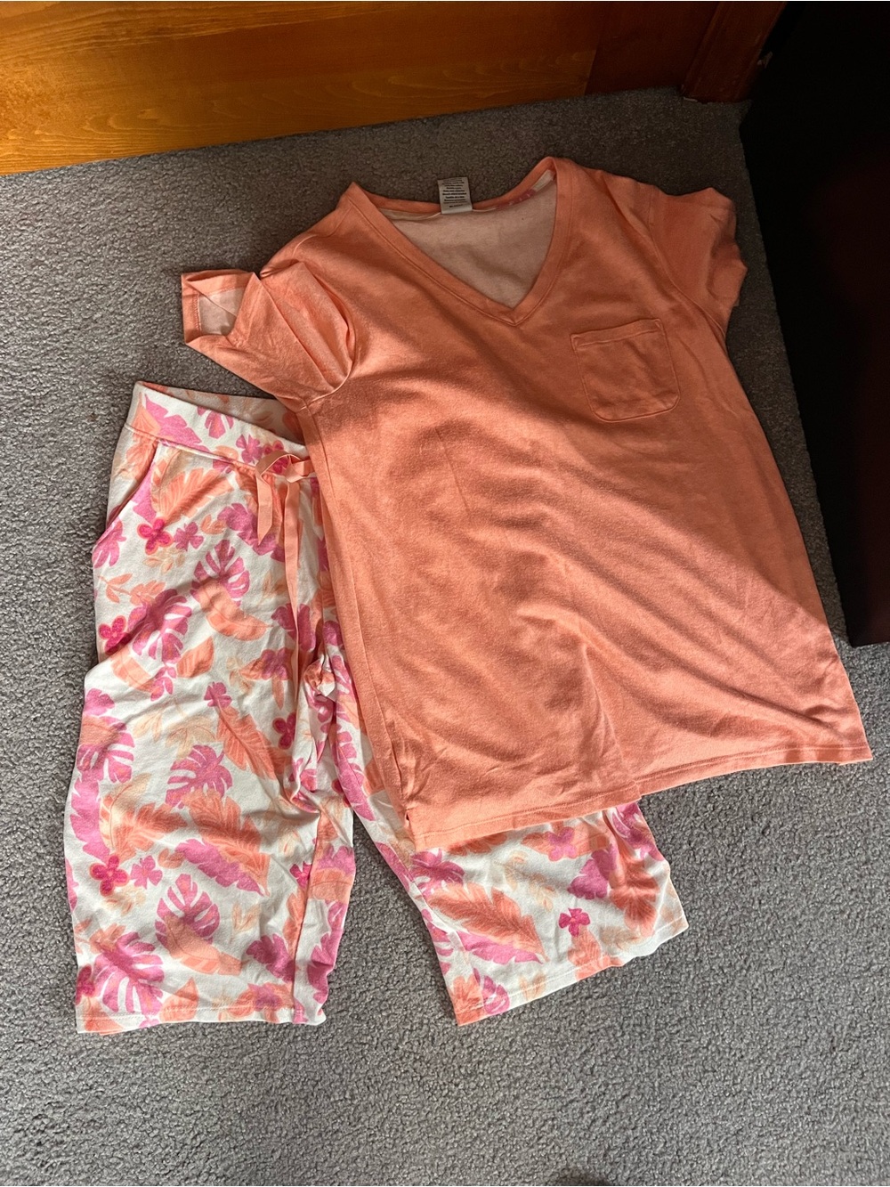 croft & barrow Coral Short-Sleeve Pajama Top with Tropical Print Capri Pants